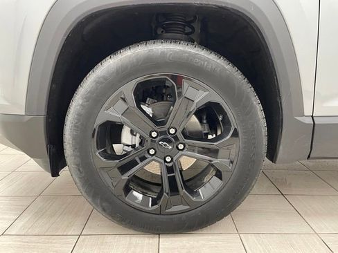 Used 2025 Chevrolet Equinox LT w/ Midnight Edition AWD/4WD image 8