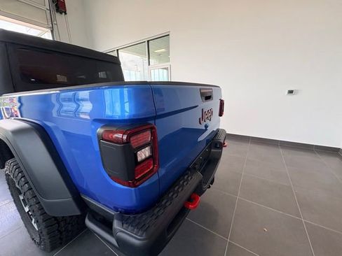 New 2026 Jeep Gladiator Rubicon w/ Steel Power Dome Hood Package AWD/4WD image 4