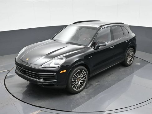 Certified 2023 Porsche Cayenne Platinum Edition AWD/4WD image 26