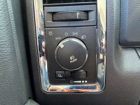 Used 2012 RAM 1500 Laramie AWD/4WD image 18