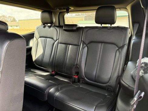 Used 2024 Jeep Wagoneer 4WD w/ Convenience Group I image 27