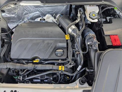 New 2026 Chevrolet Trax RS w/ Sunroof Package image 16