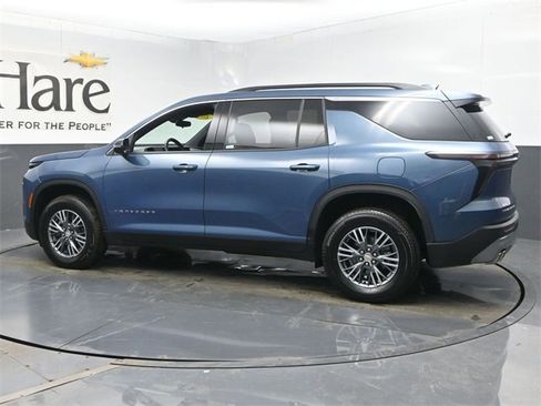 Used 2025 Chevrolet Traverse LT image 53