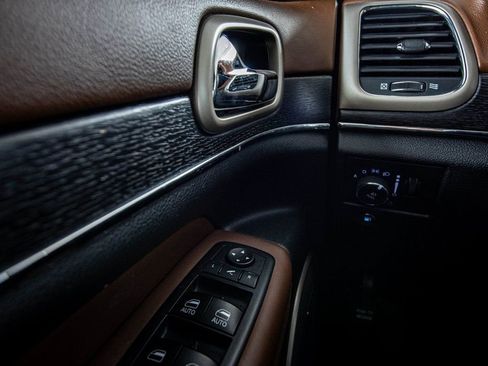 Used 2017 Jeep Grand Cherokee Summit w/ Trailer Tow Group IV image 26