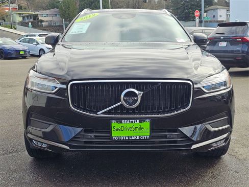 Used 2019 Volvo XC60 T6 Momentum w/ Advanced Package image 2