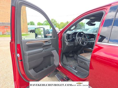 Used 2024 Chevrolet Silverado 3500 High Country w/ High Country Premium Package AWD/4WD image 10