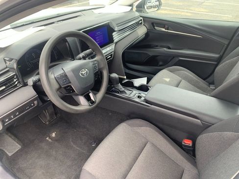 Used 2025 Toyota Camry LE FWD image 11