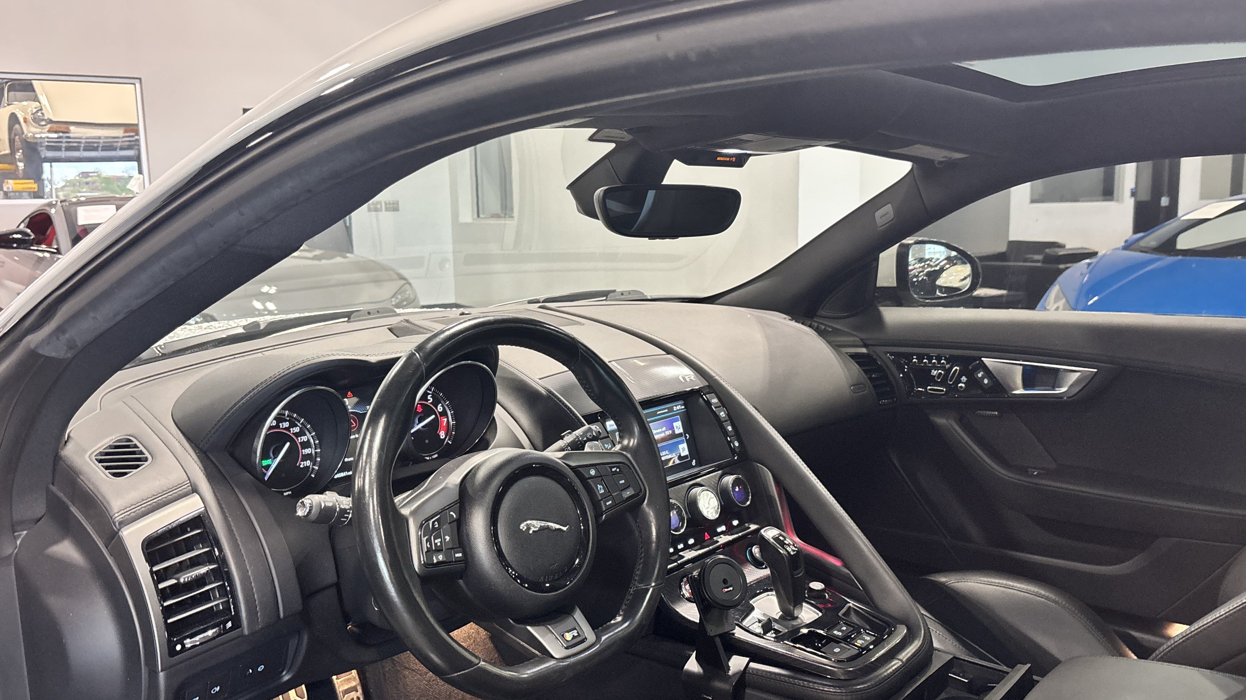 Used 2016 Jaguar F-TYPE R AWD/4WD image 9