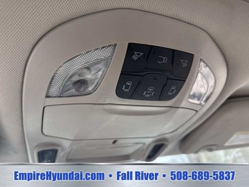 Used 2023 Chrysler Pacifica Limited FWD image 26