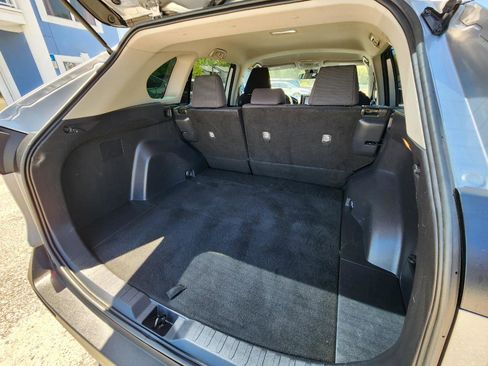 Used 2021 Toyota RAV4 LE image 16