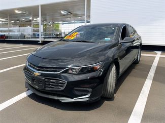 Used 2018 Chevrolet Malibu LT image 1