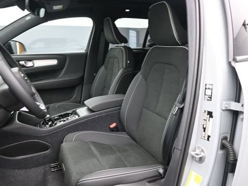 New 2026 Volvo XC40 B5 Ultra w/ Protection Package Premier AWD/4WD image 10