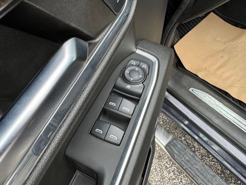 Used 2024 Chevrolet Silverado 1500 LT AWD/4WD image 10