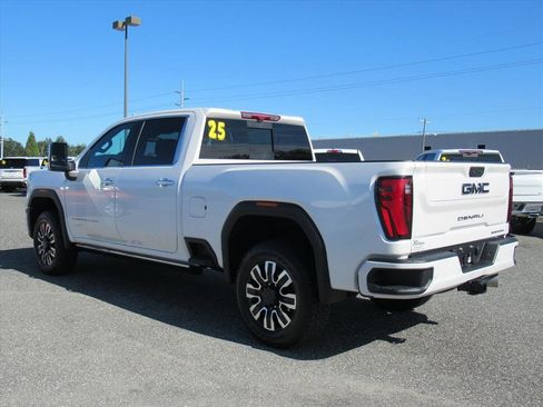 Used 2025 GMC Sierra 2500 Denali Ultimate image 4