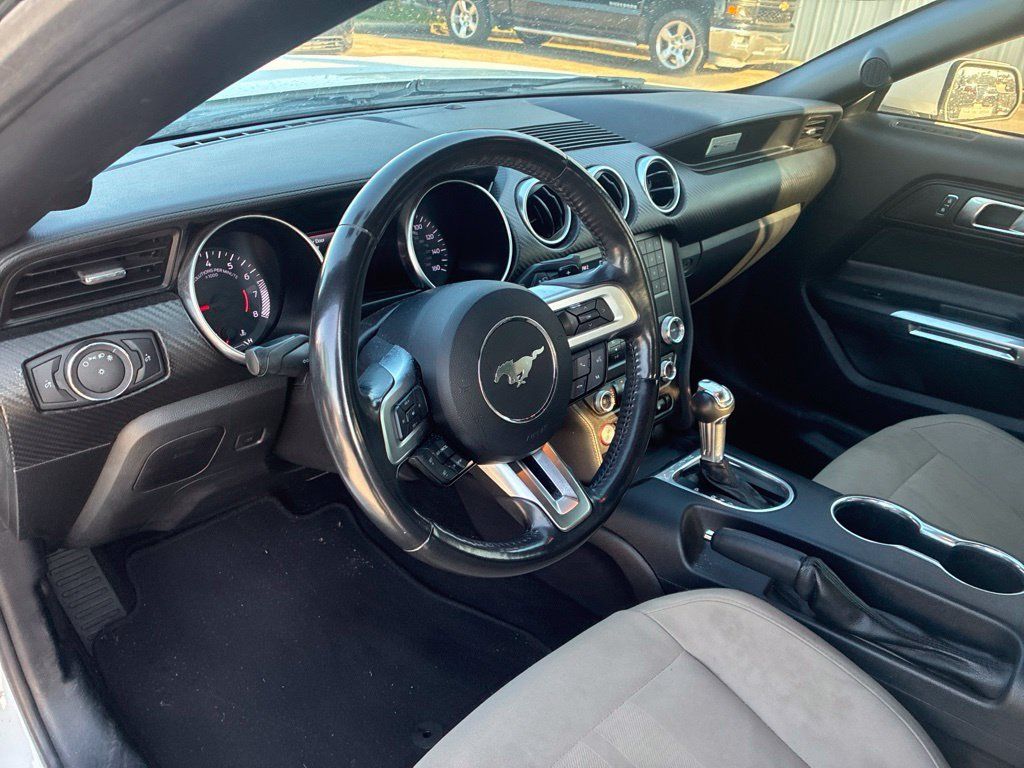 Used 2019 Ford Mustang Convertible w/ Black Accent Package RWD image 19