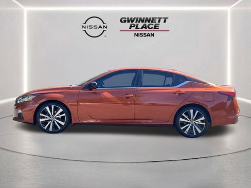 Used 2021 Nissan Altima 2.5 SR w/ SR Premium Package image 22