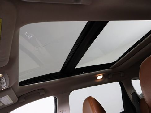 Used 2019 Nissan Rogue SL w/ Premium Package image 24