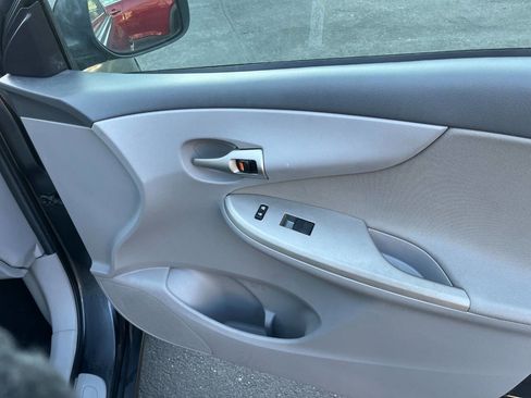 Used 2010 Toyota Corolla LE image 22