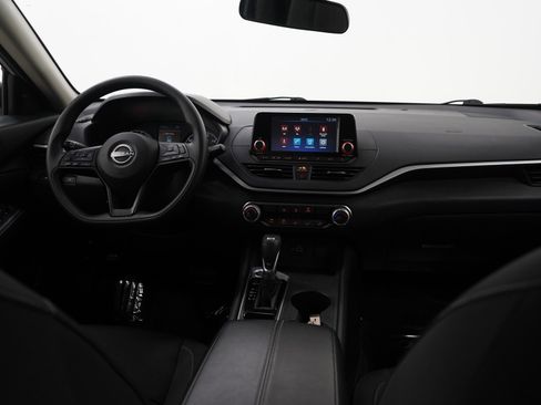 Used 2024 Nissan Altima 2.5 S image 12