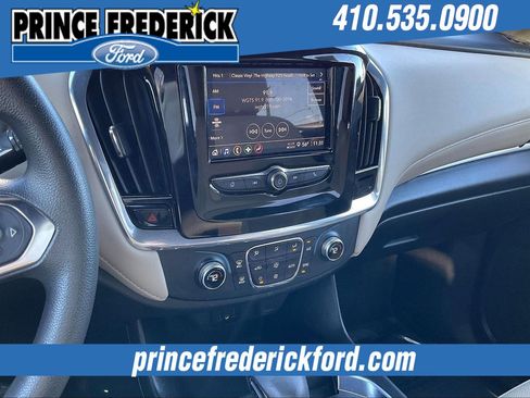 Used 2022 Chevrolet Traverse LS image 6