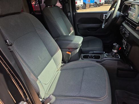 Used 2024 Jeep Wrangler Unlimited Sport AWD/4WD image 23