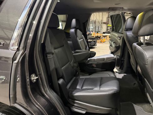 Used 2018 Chevrolet Tahoe LT w/ LT Signature Package RWD image 23