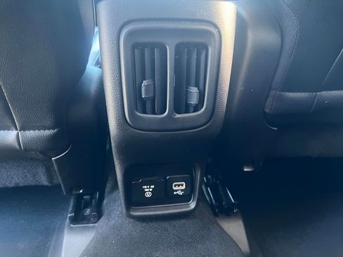 Certified 2020 Jeep Compass Limited image 32