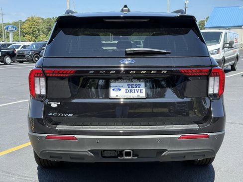 New 2025 Ford Explorer Active image 27
