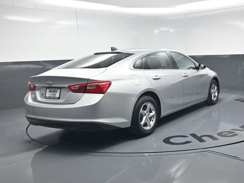 Used 2018 Chevrolet Malibu LS image 17