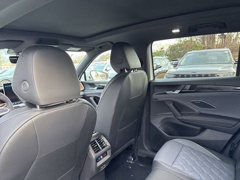 New 2026 Volkswagen Tiguan SEL R-Line image 7