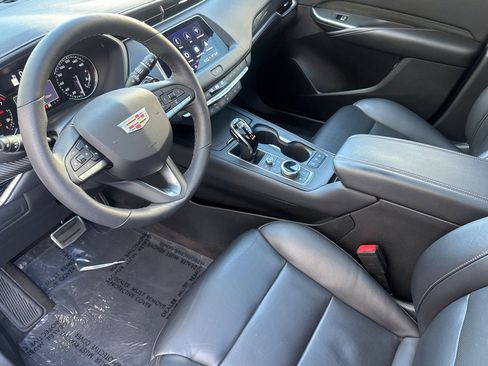 Used 2022 Cadillac XT4 Sport AWD/4WD image 9