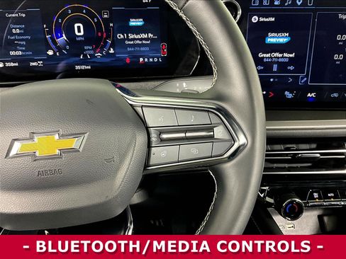 Used 2026 Chevrolet Traverse LT AWD/4WD image 12