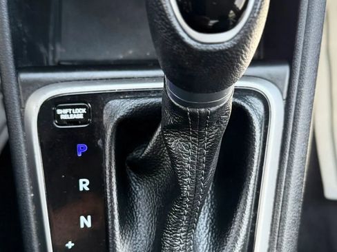 Used 2019 Hyundai Accent SE FWD image 19
