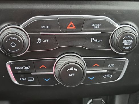 Used 2023 Dodge Charger SXT w/ Cold Weather Package image 22