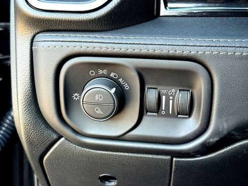 Used 2022 RAM 3500 Limited w/ Night Edition AWD/4WD image 15