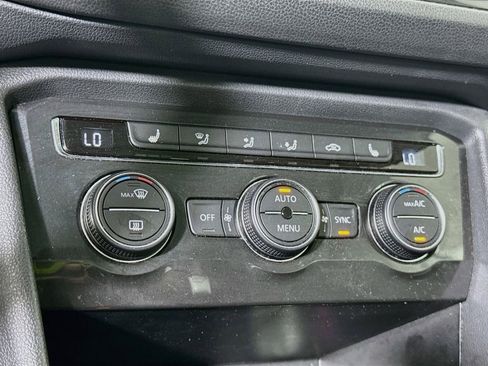 Used 2018 Volkswagen Tiguan SE w/ Panoramic Sunroof Package AWD/4WD image 7