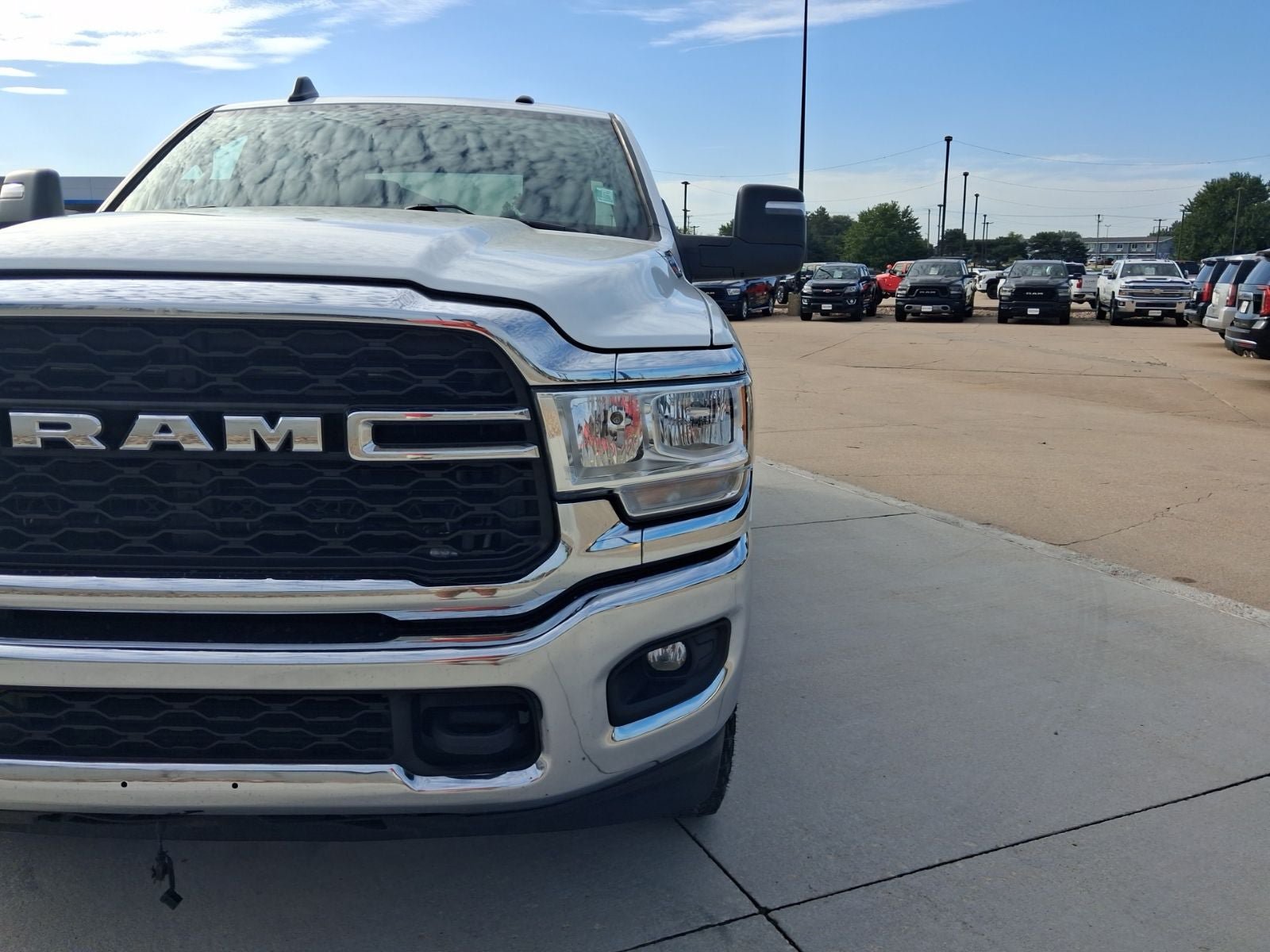 Used 2024 RAM 2500 Tradesman w/ Chrome Appearance Group AWD/4WD image 9