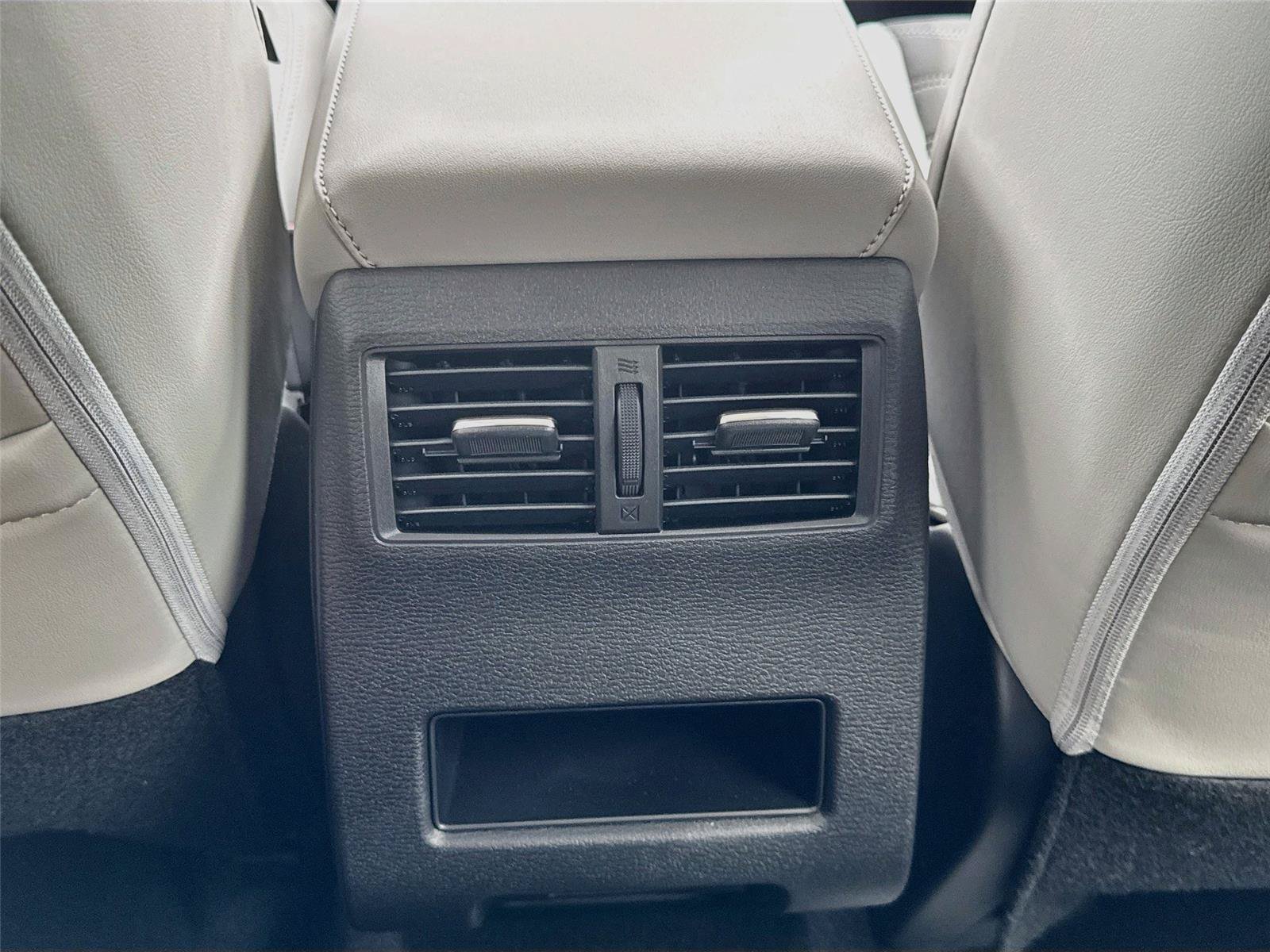 New 2026 Mitsubishi Outlander SE FWD image 25