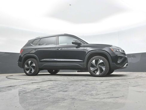 Used 2024 Volkswagen Taos SE AWD/4WD image 29