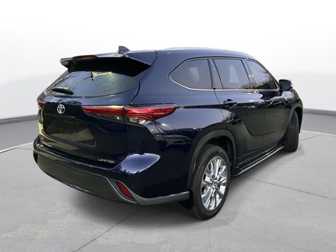 Used 2023 Toyota Highlander Limited image 7