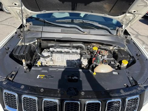 Used 2018 Jeep Compass Latitude w/ Popular Equipment Group FWD image 33