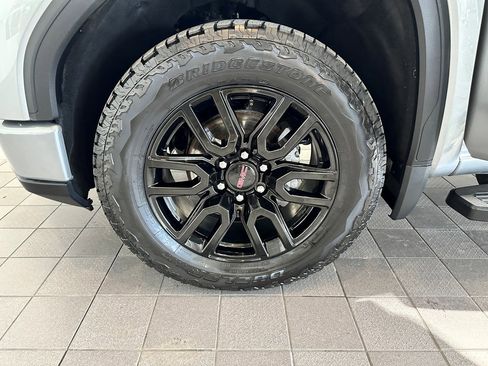 Used 2024 GMC Sierra 1500 Elevation image 32