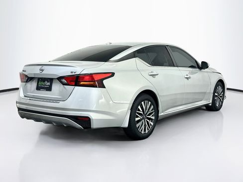 Used 2023 Nissan Altima 2.5 SV FWD image 9
