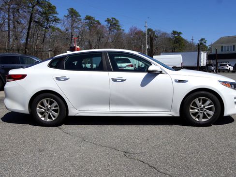 Used 2016 Kia Optima LX w/ LX Convenience Package image 5