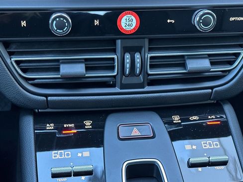 New 2026 Porsche Macan image 25