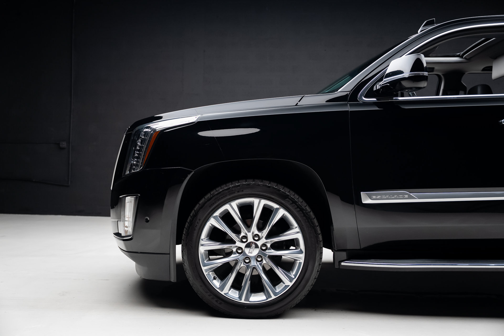 Used 2020 Cadillac Escalade Luxury RWD image 14