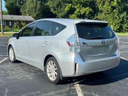 Used 2013 Toyota Prius V Five FWD image 8
