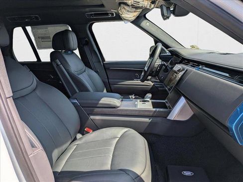 New 2025 Land Rover Range Rover SE image 17