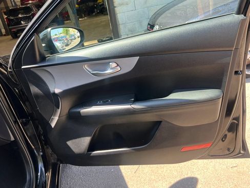 Used 2023 Kia Forte LXS w/ LXS Technology Package FWD image 28