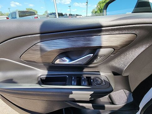 Used 2024 GMC Terrain SLE image 13